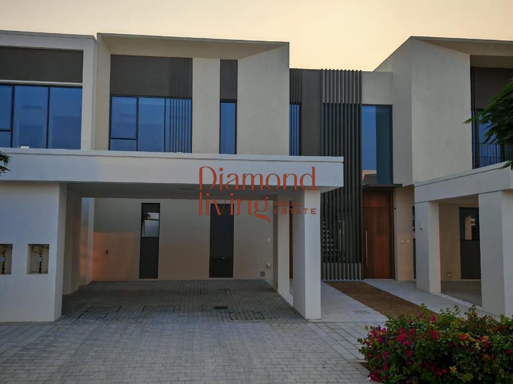 Vacant | Park View | Modern Layout