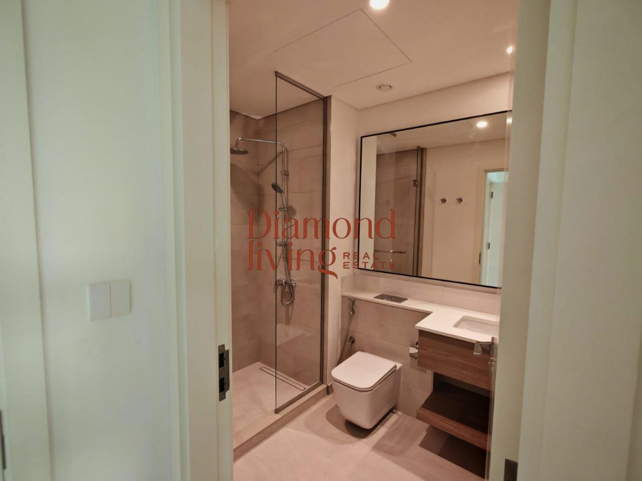 Vacant | Park View | Modern Layout