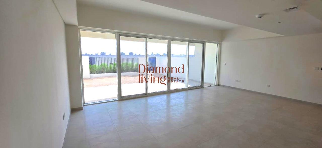 Ready Vacant | Prime Location | Huge Layout