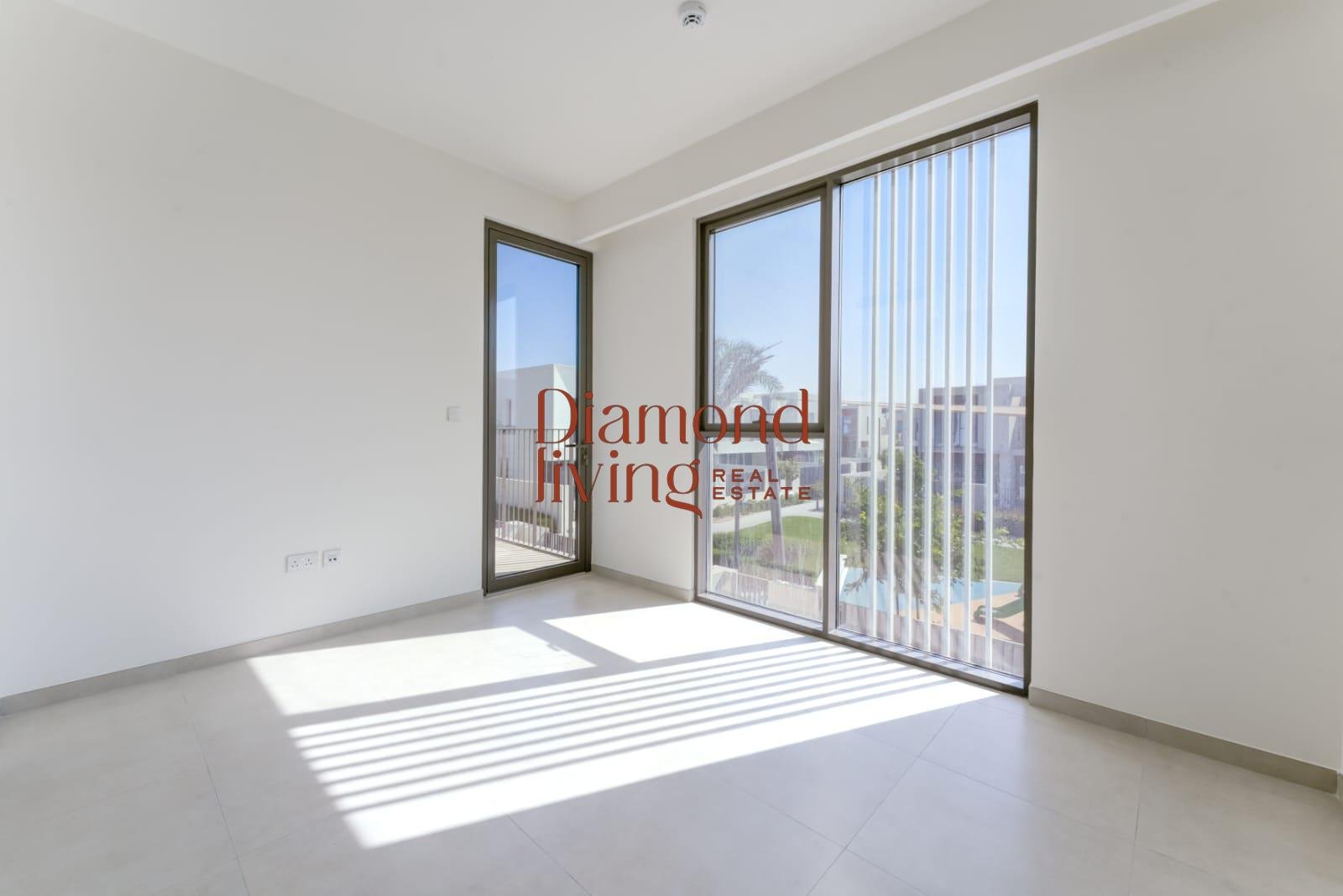 Exclusive | Single Row | Internal Location