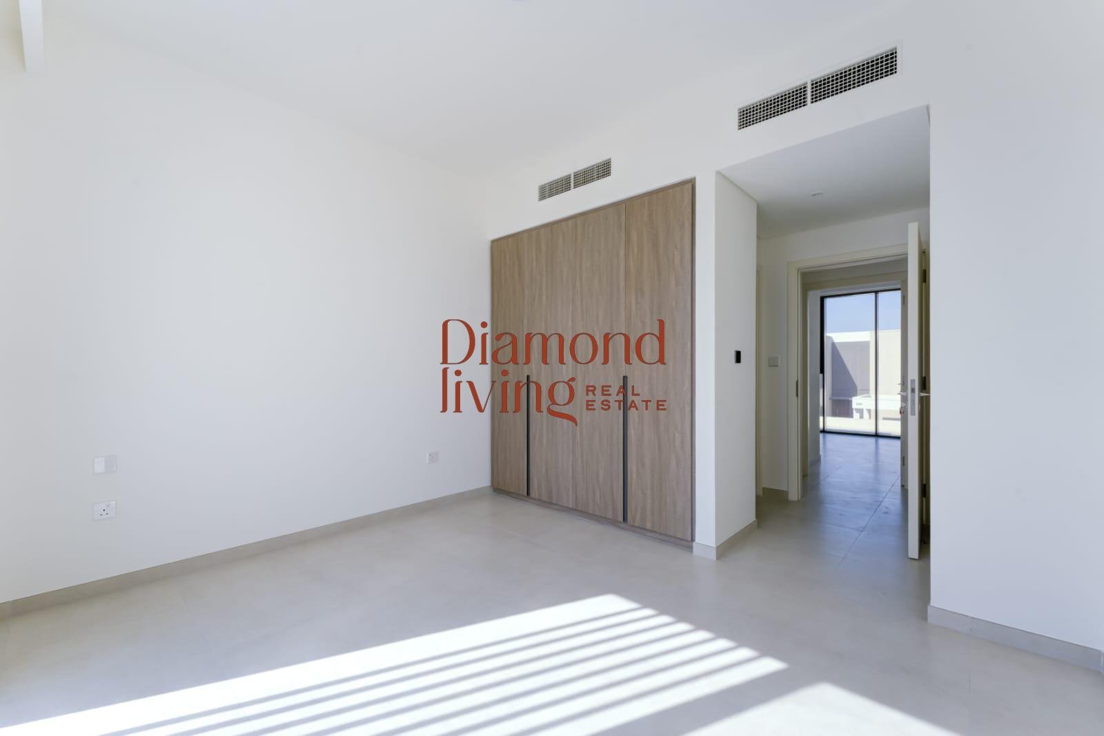 Exclusive | Single Row | Internal Location