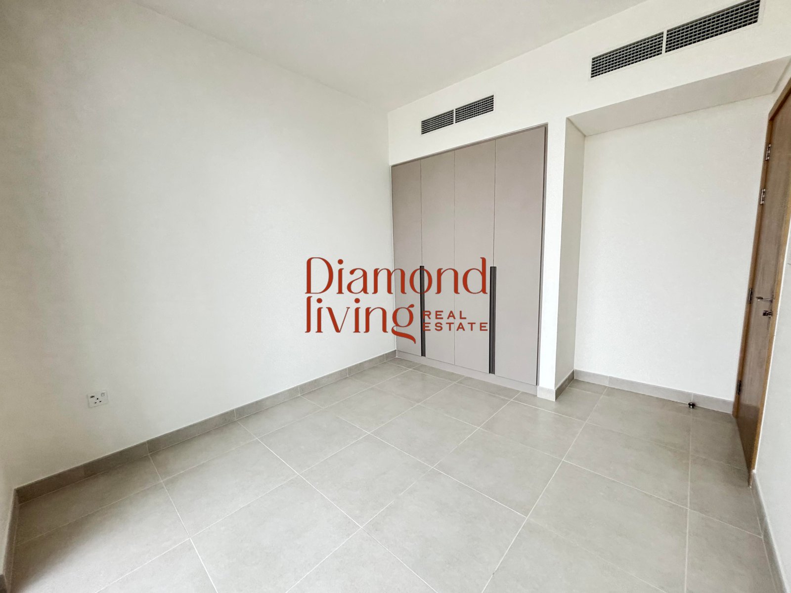 Brand New | Single Row | Private Garden