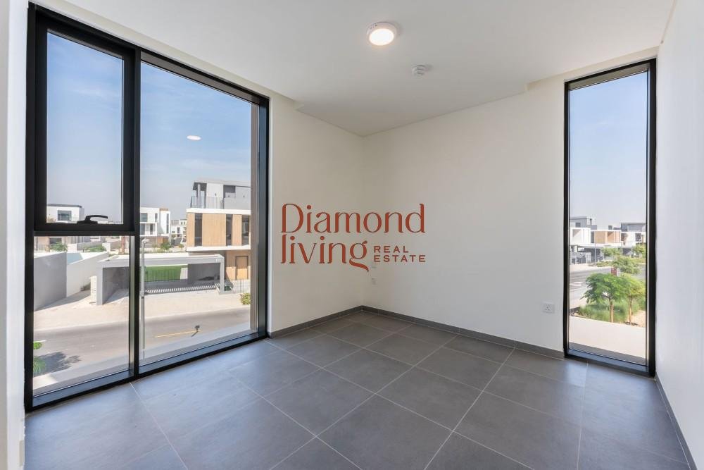 Brandnew | Luxurious  | Landscaped