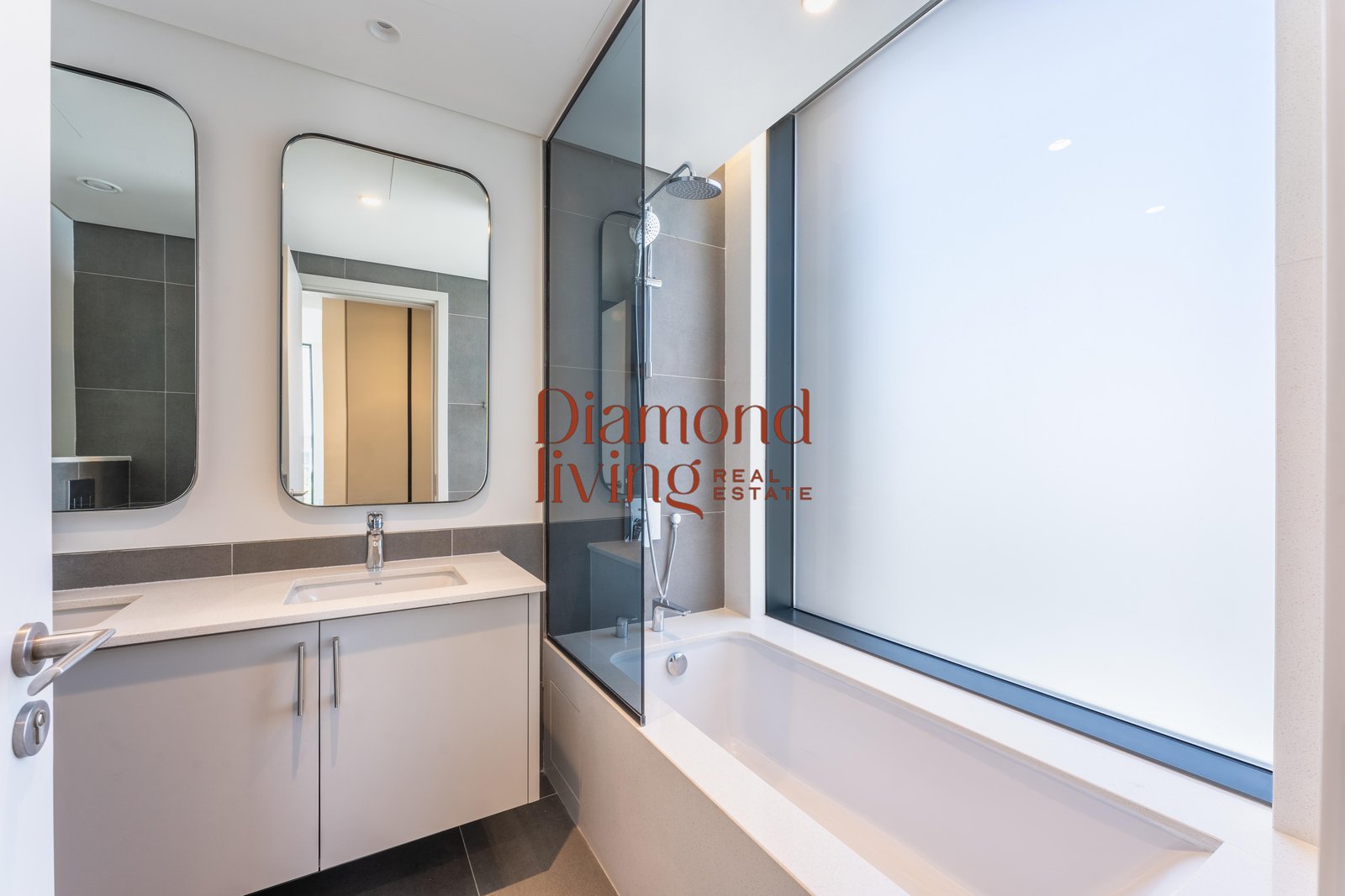 Brandnew | Luxurious  | Landscaped
